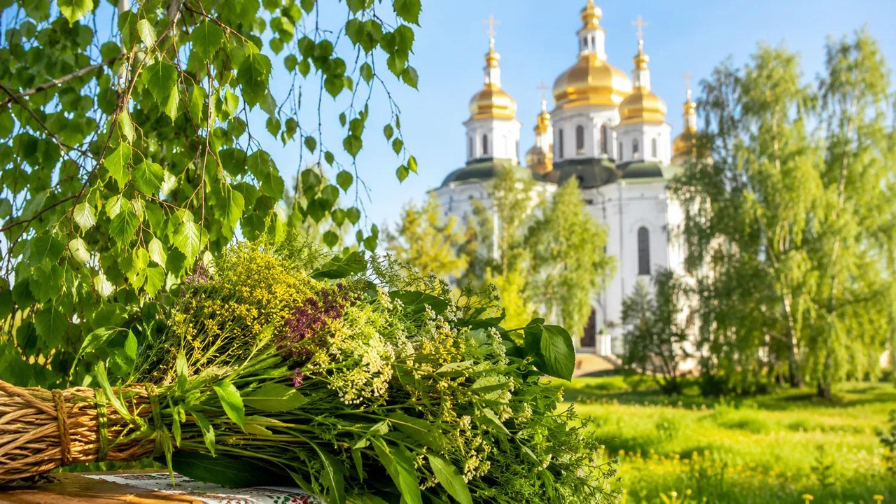 Привітання з Трійцею: теплі та щирі слова для серця та родини