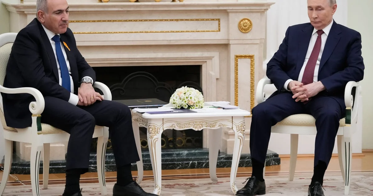 Нікол Пашинян і Володимир Путін під час зустрічі щодо звязків Вірменії з РФ