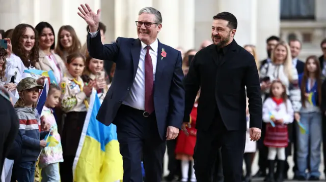 Кір Стармер і Володимир Зеленський під час візиту до Києва