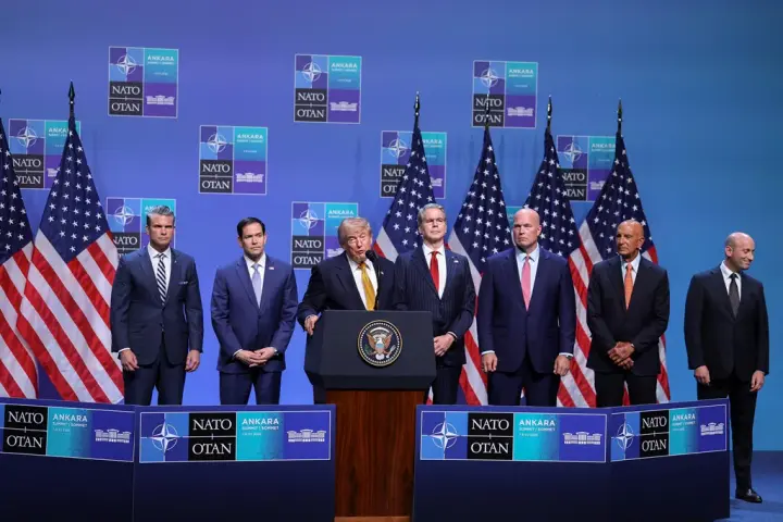 Дональд Трамп на саміті НАТО в Анкарі з лідерами альянсу