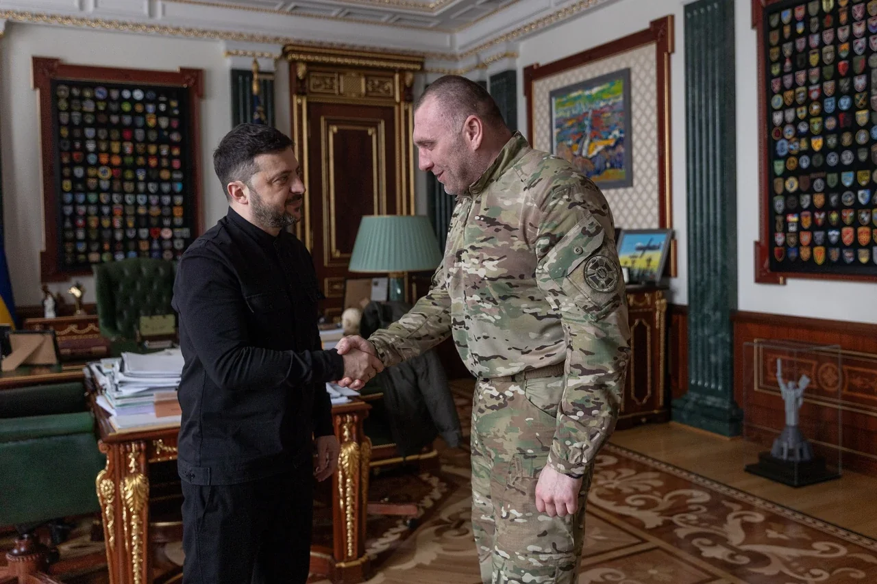 Зеленський та Хмара потискають руки в кабінеті щодо посади міністра оборони