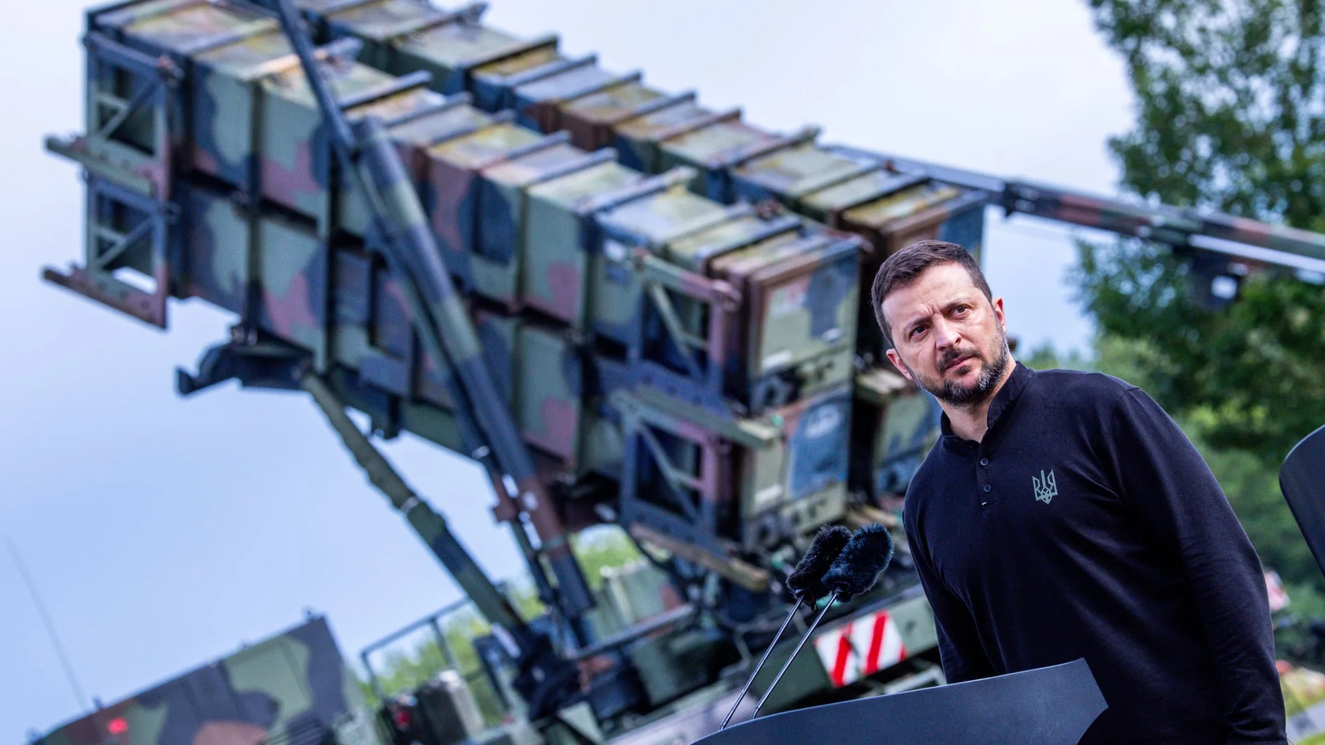Зеленський біля пускової установки Patriot під час заяви про ліцензію на виробництво