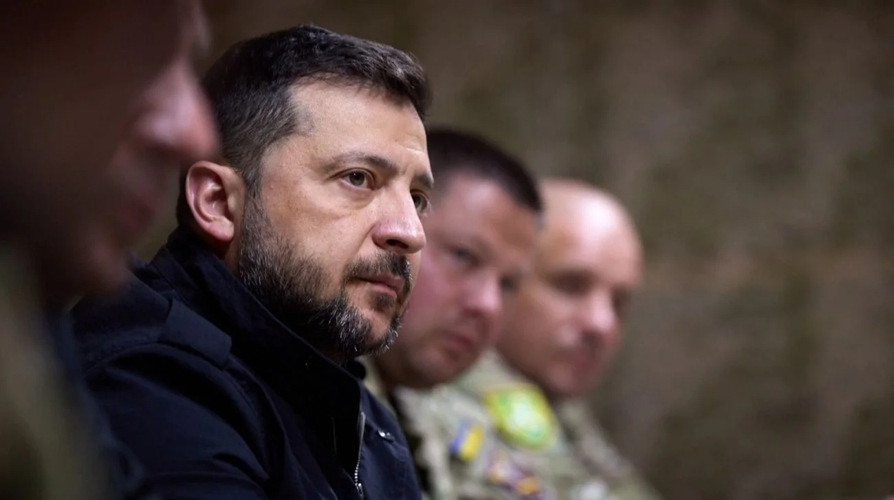 Президент Зеленський серед військових у підземному укритті